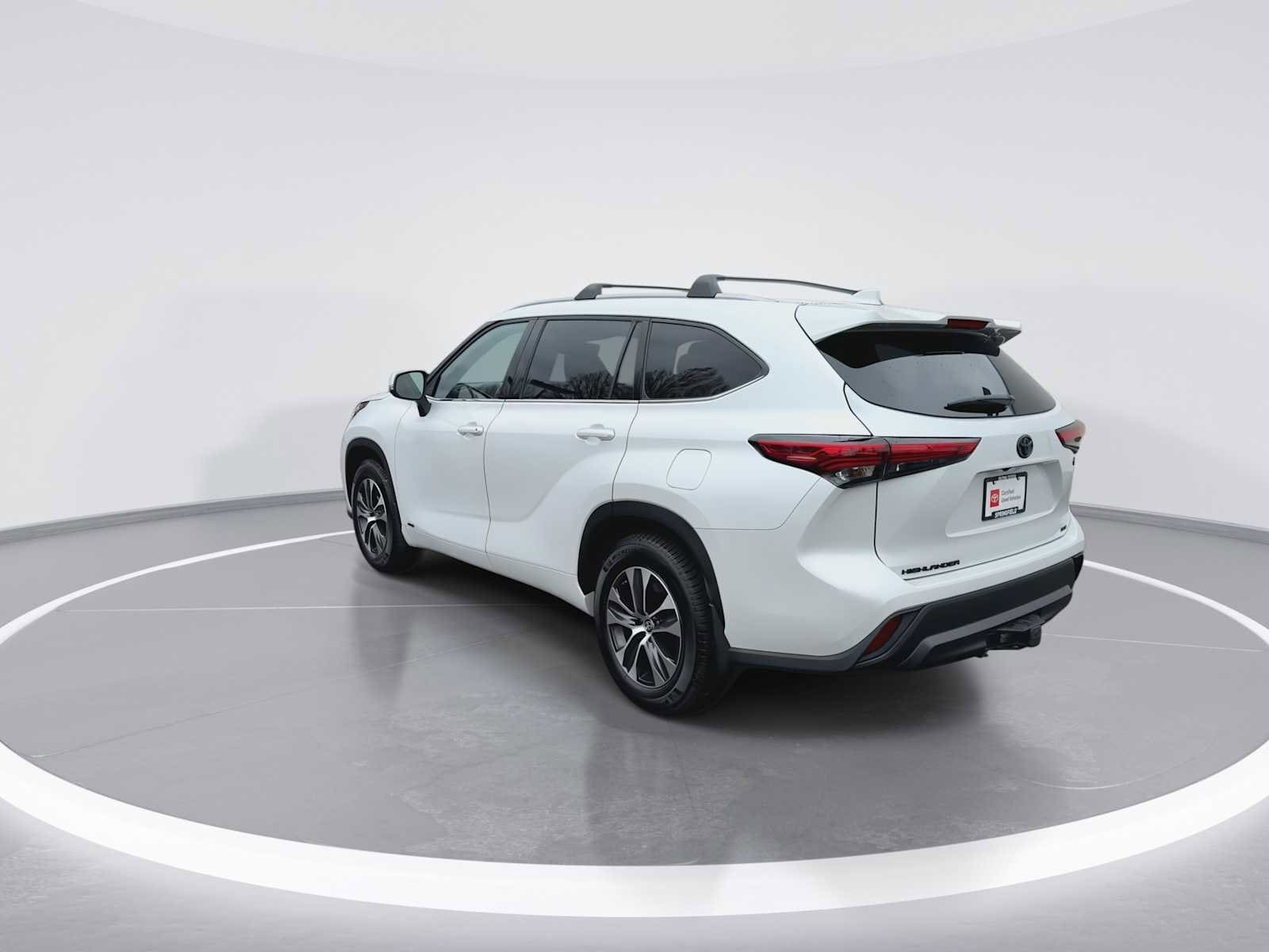 Thumbnail: 2022 Toyota Highlander - 6