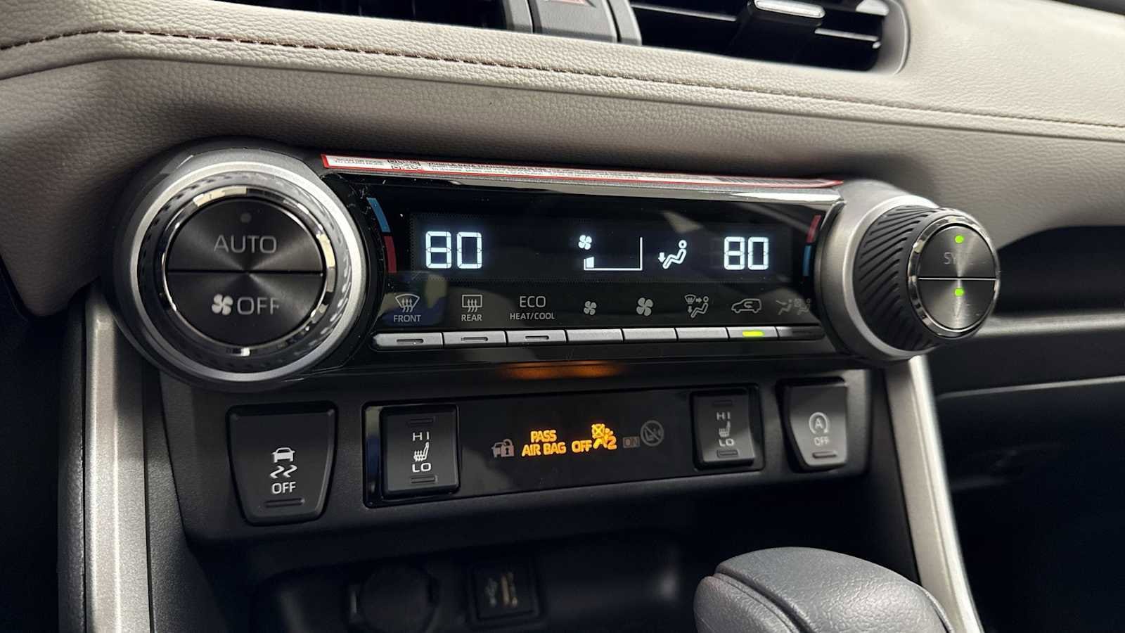 Thumbnail: 2025 Toyota RAV4 - 21