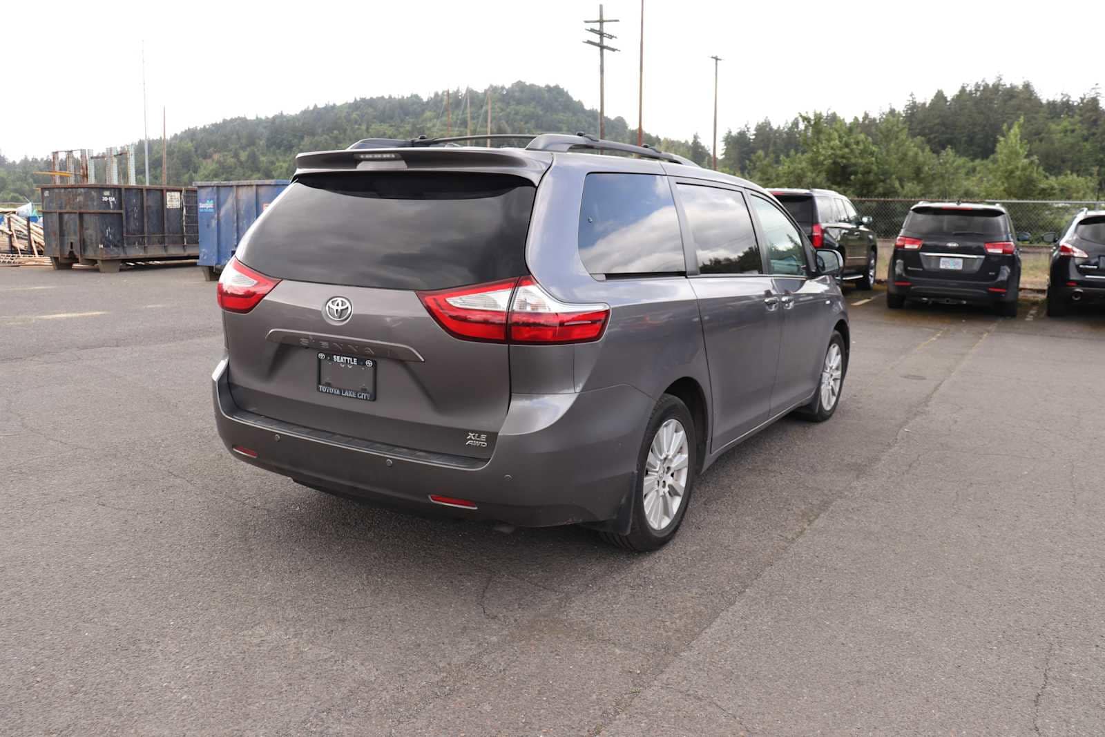 Thumbnail: 2016 Toyota Sienna - 5
