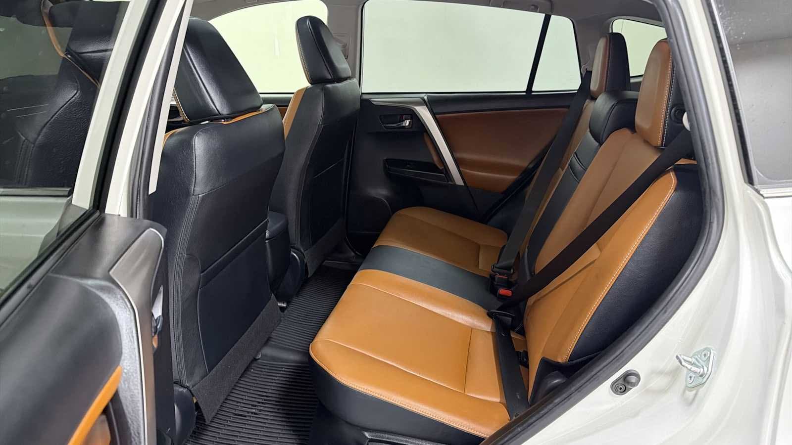 Thumbnail: 2017 Toyota RAV4 - 25