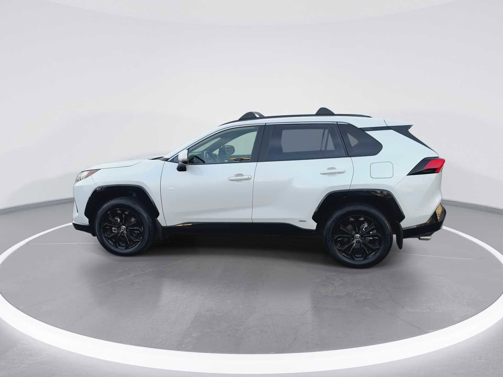 Thumbnail: 2022 Toyota RAV4 - 5