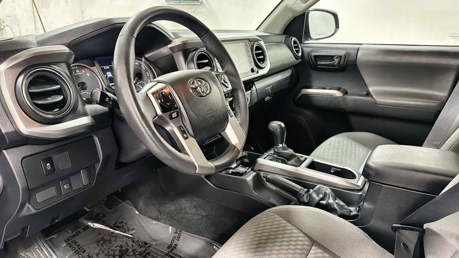 Thumbnail: 2022 Toyota Tacoma - 12