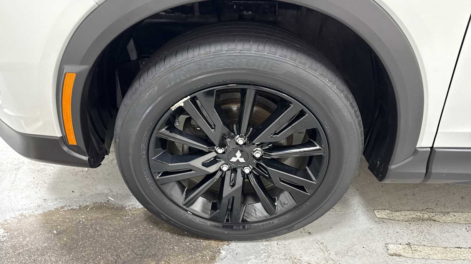 Thumbnail: 2023 Mitsubishi Eclipse Cross - 10