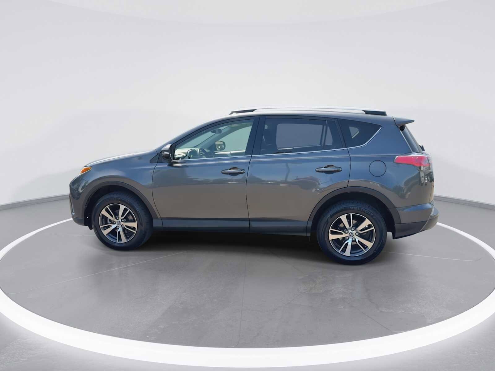 Thumbnail: 2018 Toyota RAV4 - 5