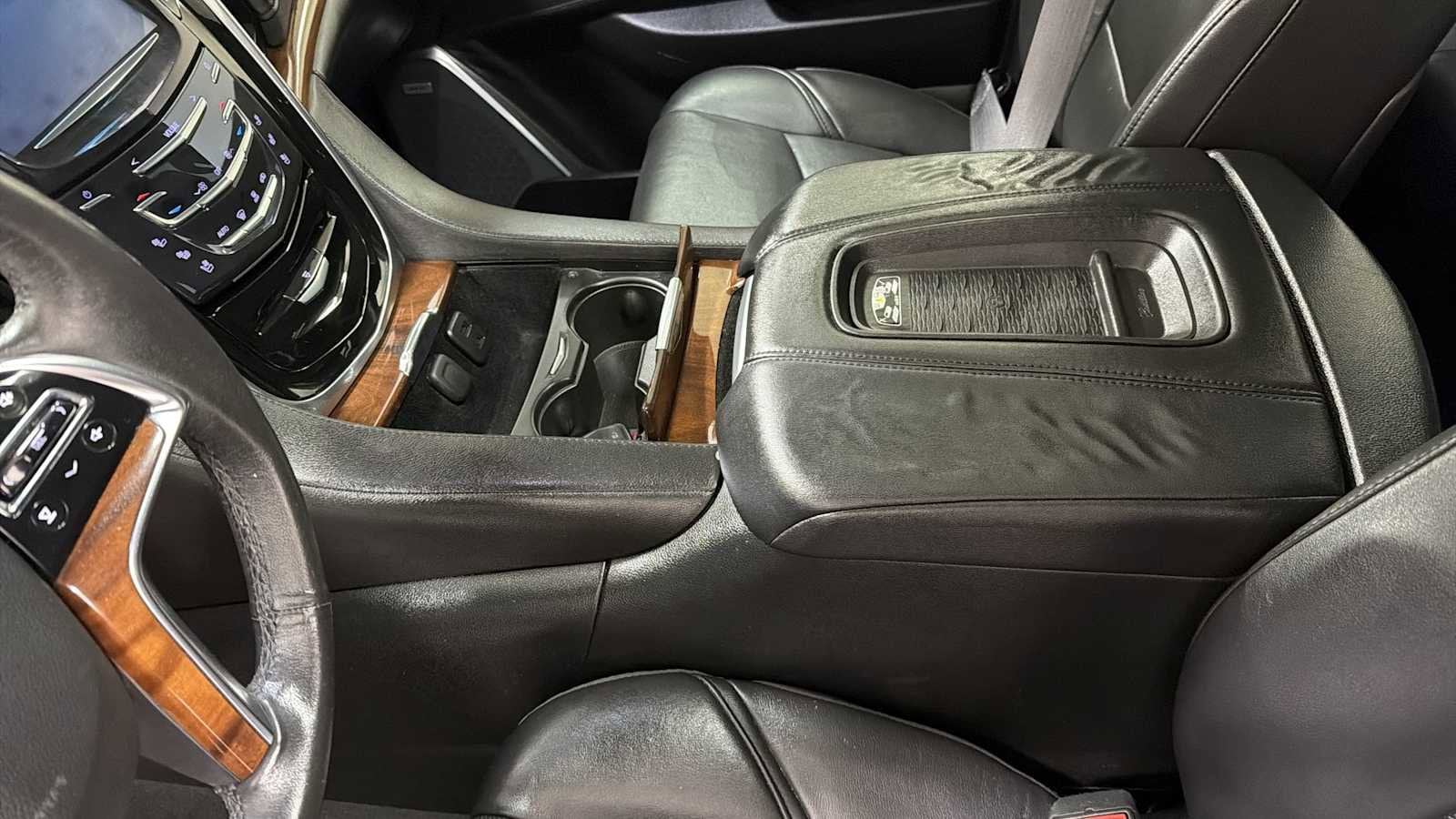 Thumbnail: 2016 Cadillac Escalade - 23