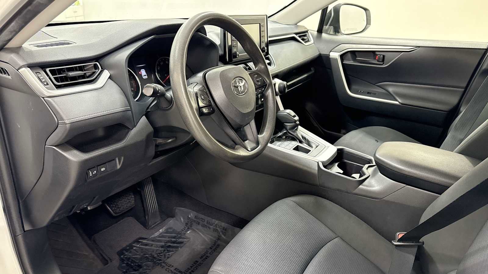 Thumbnail: 2019 Toyota RAV4 - 12