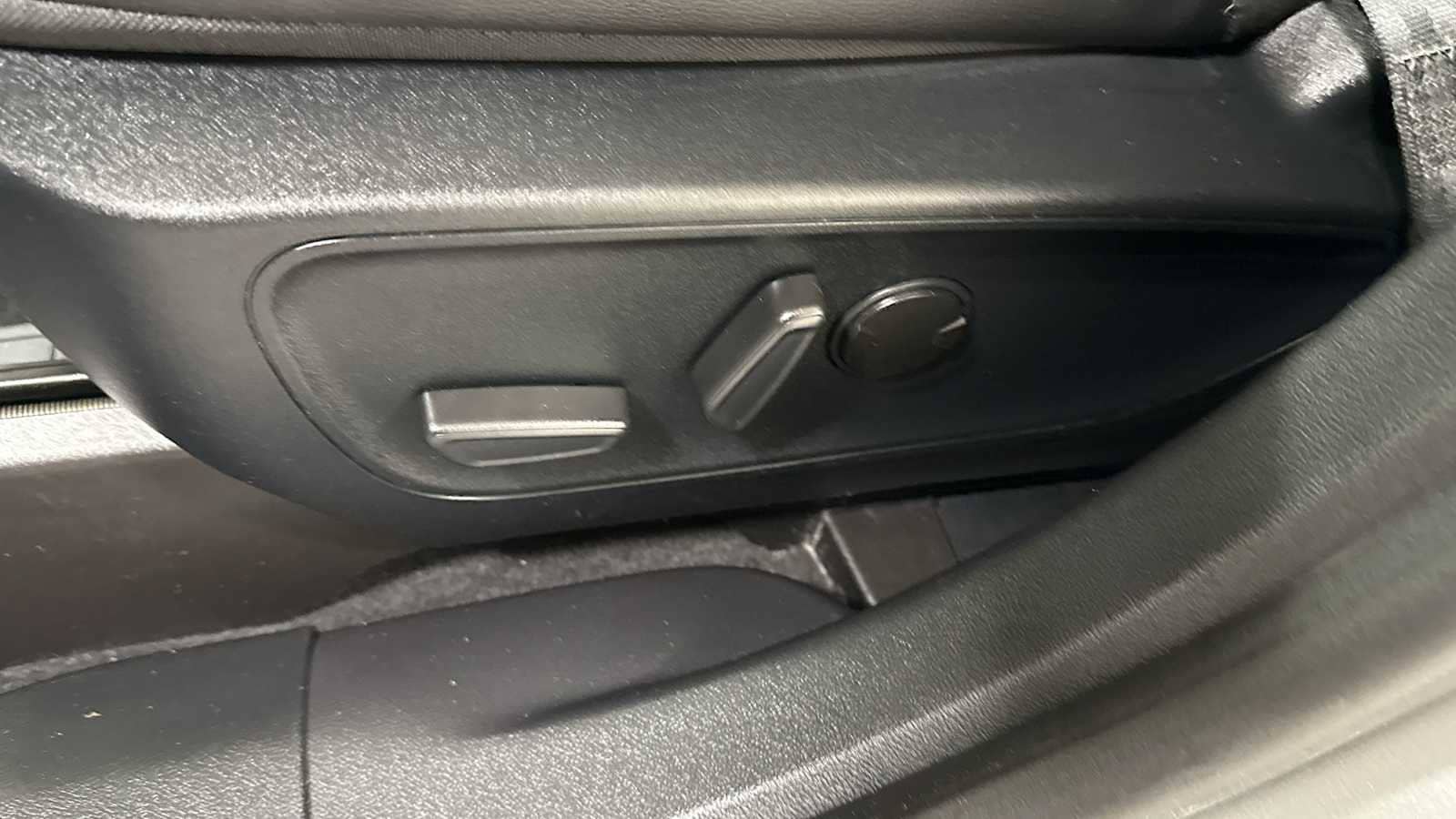 Thumbnail: 2021 Ford Escape - 14