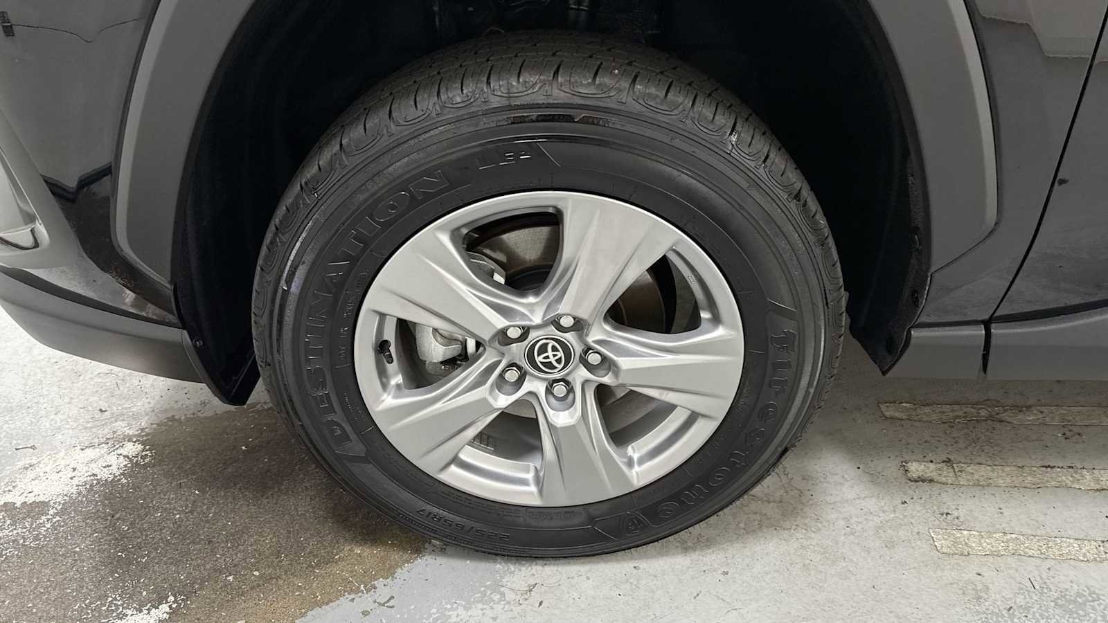 Thumbnail: 2025 Toyota RAV4 - 10