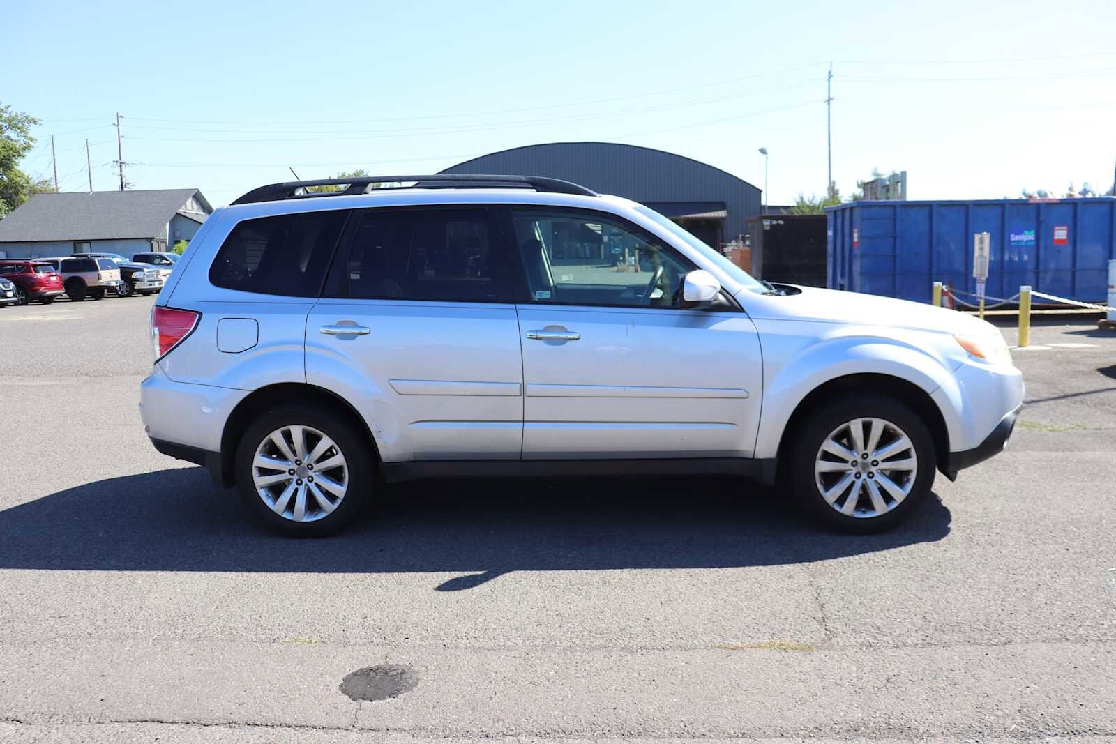 2011 Subaru Forester 2.5X Premium photo 3