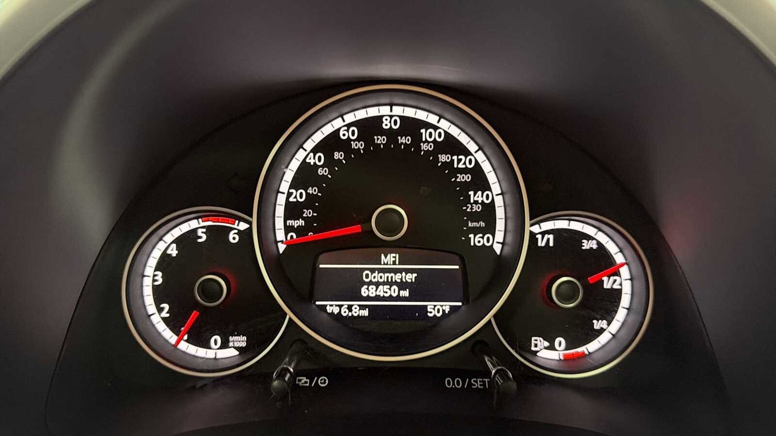 Thumbnail: 2014 Volkswagen Beetle - 19