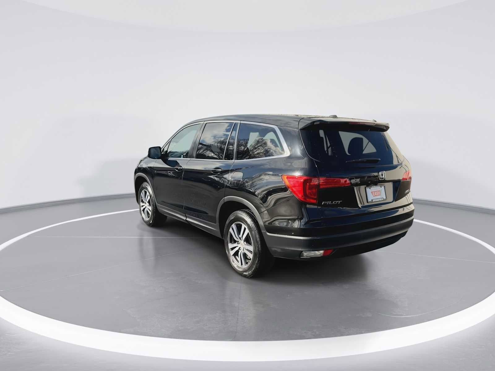 Thumbnail: 2017 Honda Pilot - 6