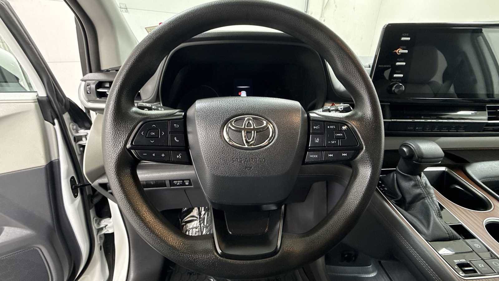 Thumbnail: 2023 Toyota Sienna - 7