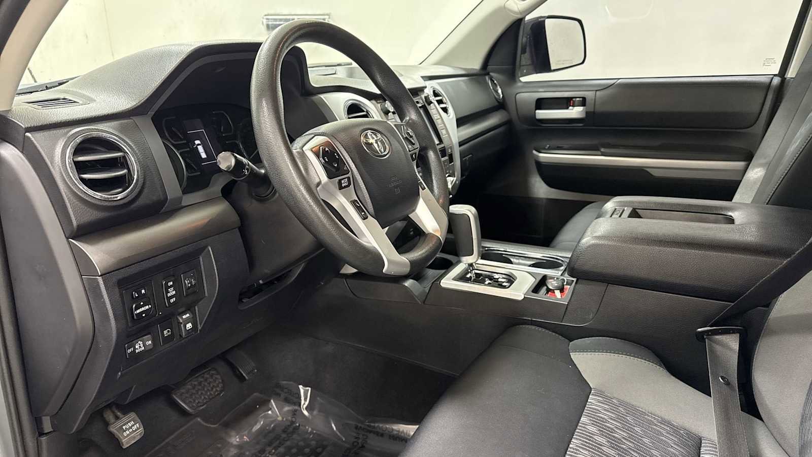 Thumbnail: 2018 Toyota Tundra - 12