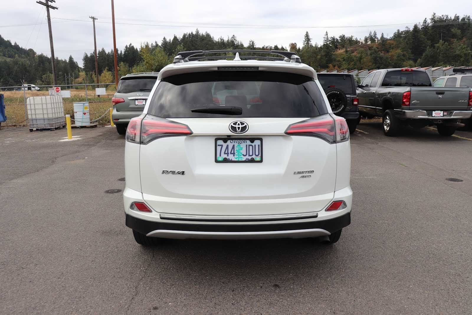 Thumbnail: 2016 Toyota RAV4 - 6