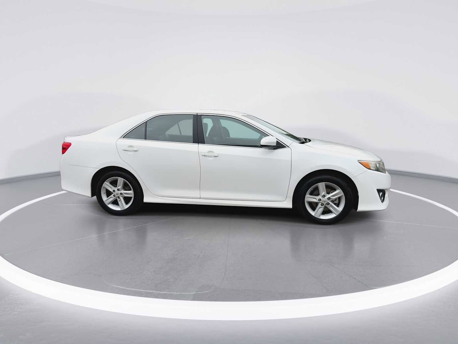 Thumbnail: 2012 Toyota Camry - 9