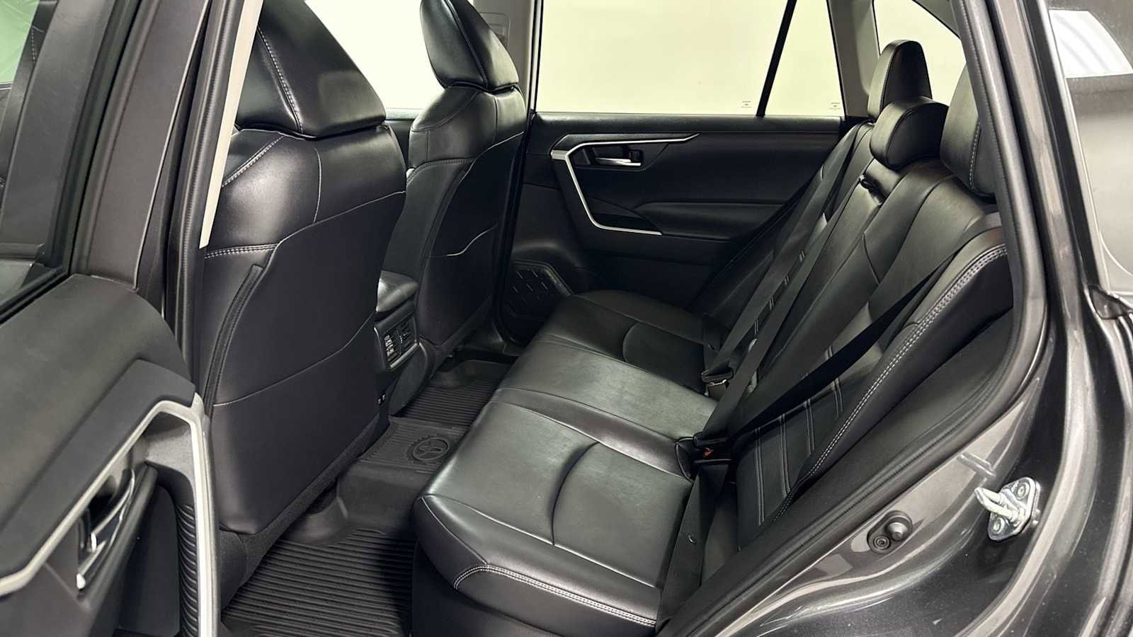 Thumbnail: 2021 Toyota RAV4 - 24