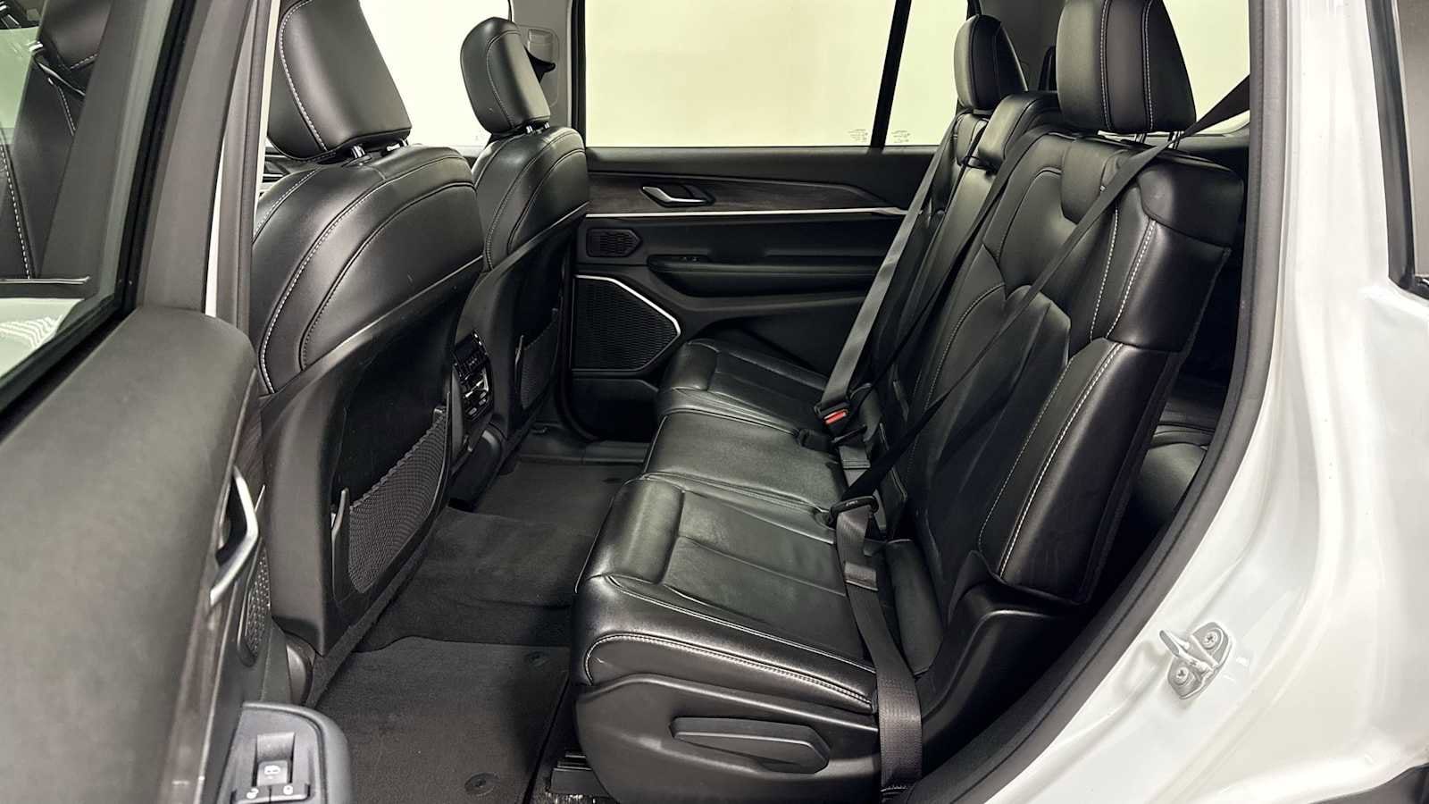 Thumbnail: 2021 Jeep Grand Cherokee L - 25