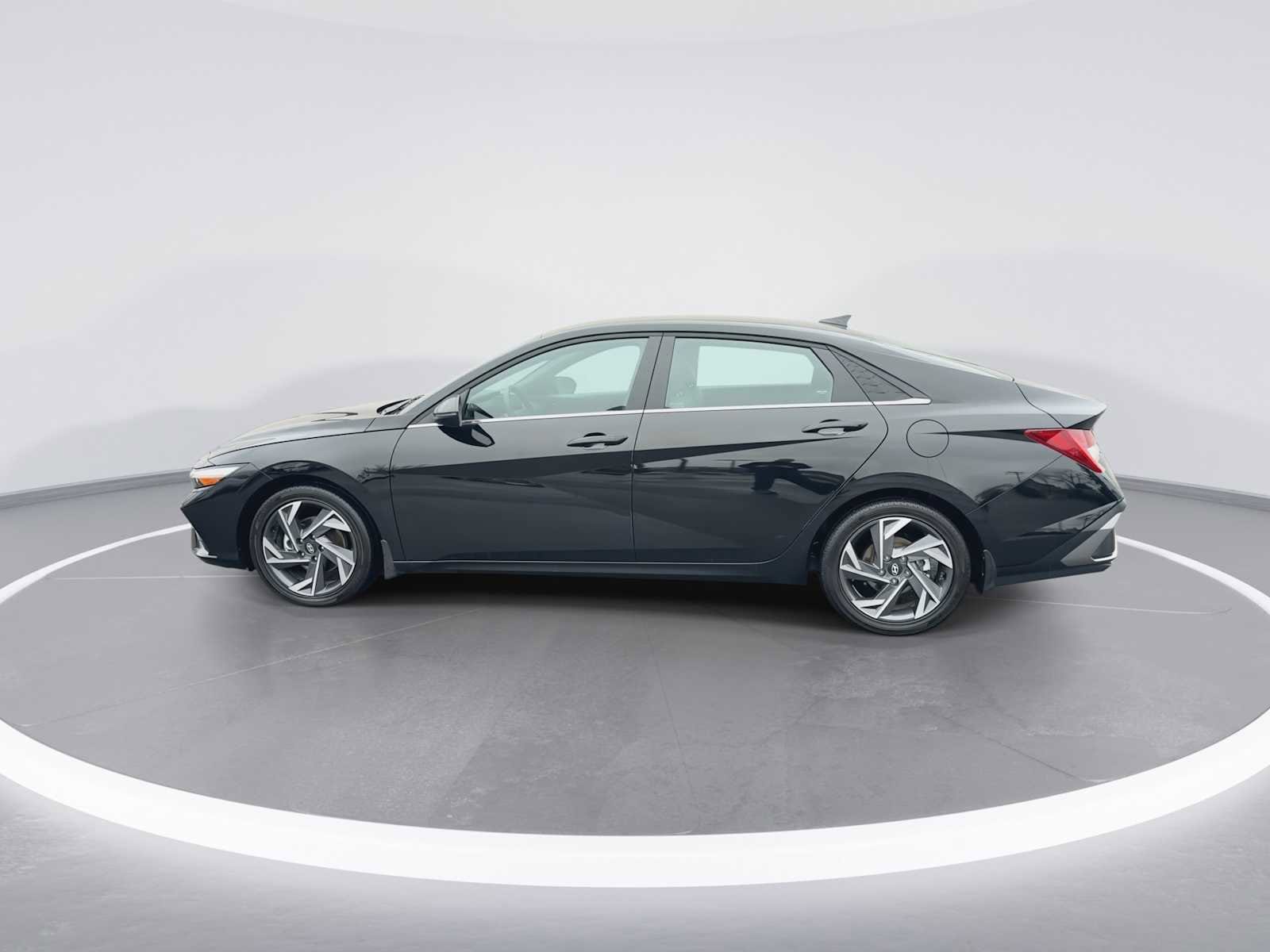 Thumbnail: 2025 Hyundai Elantra - 5