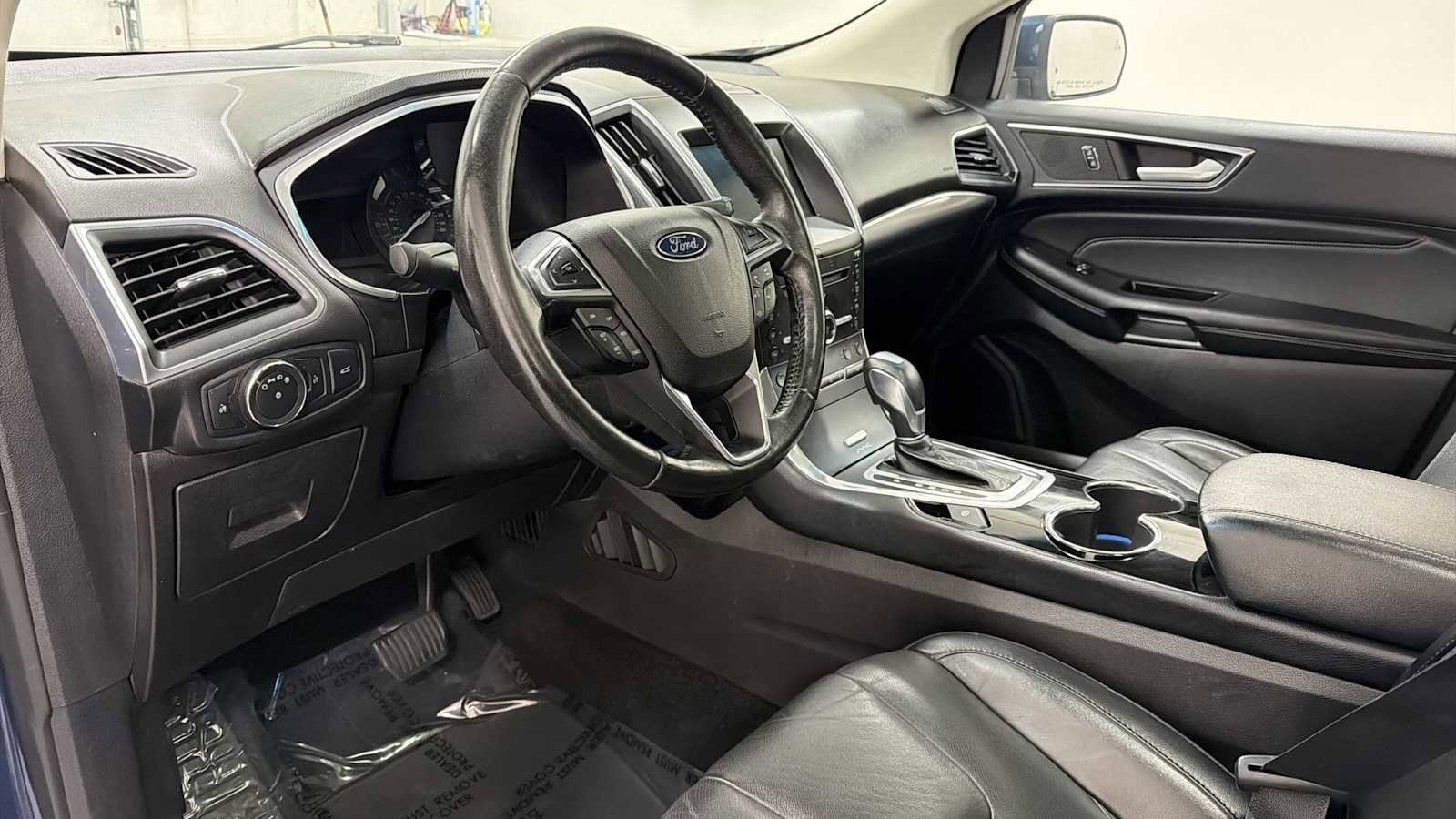 Thumbnail: 2017 Ford Edge - 12