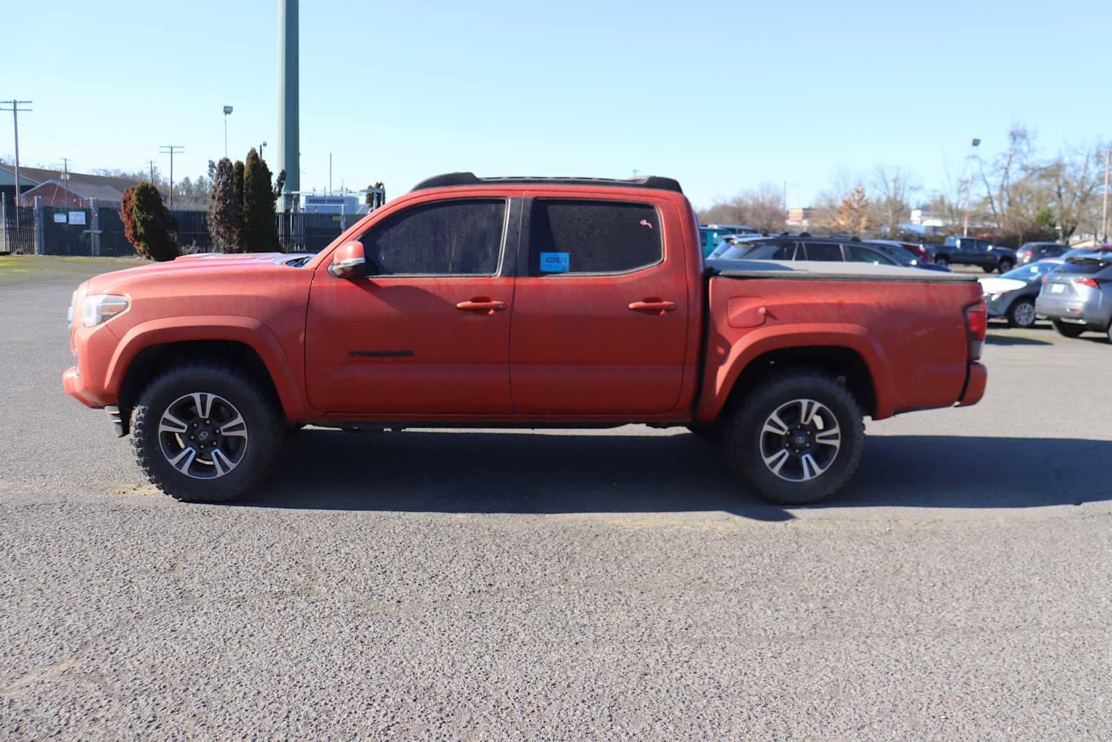 Thumbnail: 2018 Toyota Tacoma - 8