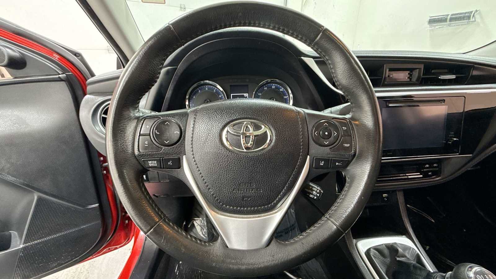 Thumbnail: 2018 Toyota Corolla - 16