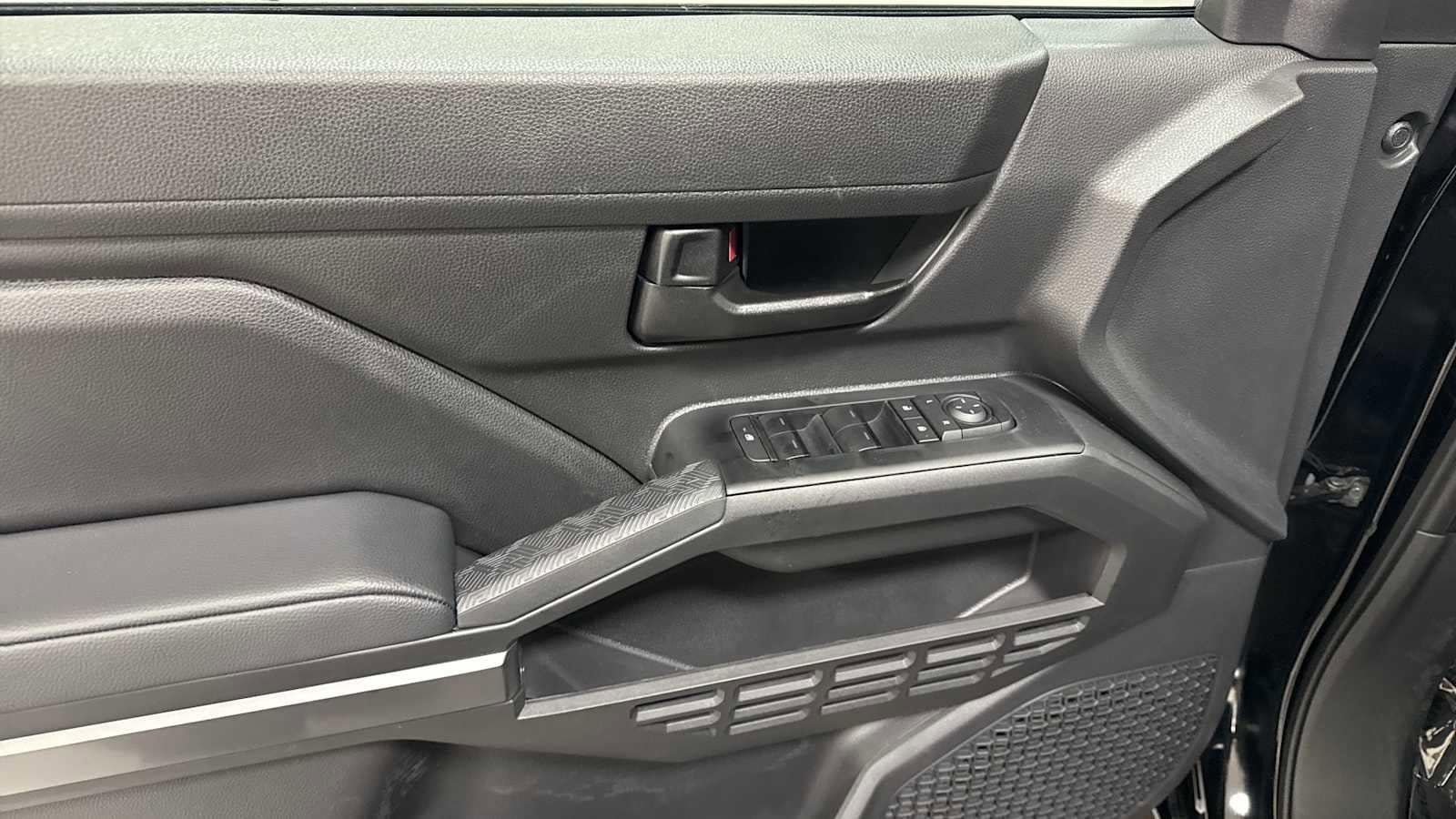 Thumbnail: 2025 Toyota Tacoma - 15