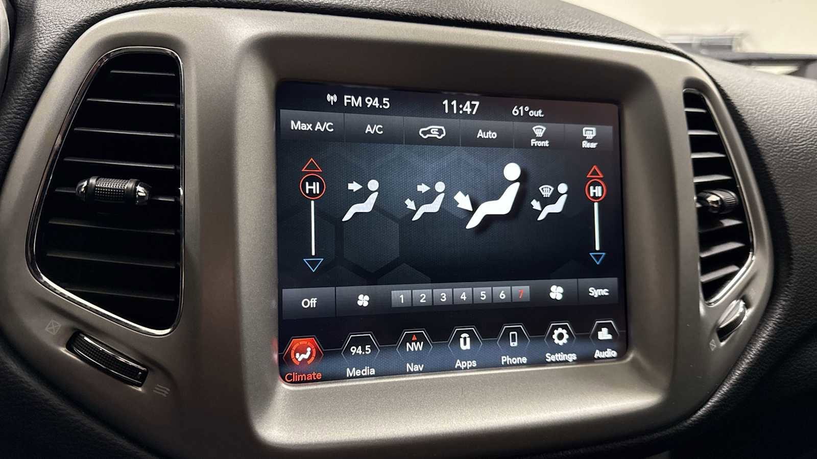 Thumbnail: 2021 Jeep Compass - 21