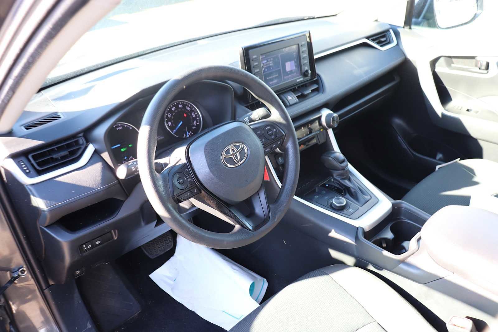 Thumbnail: 2021 Toyota RAV4 - 10