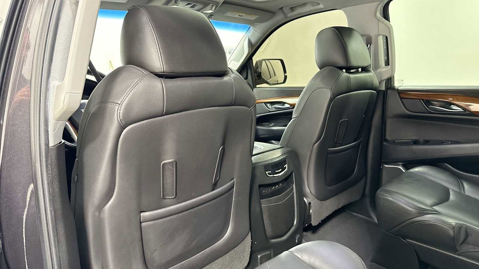 Thumbnail: 2017 Cadillac Escalade - 27