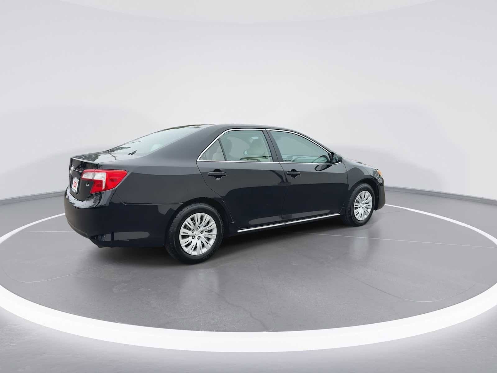 Thumbnail: 2012 Toyota Camry - 8