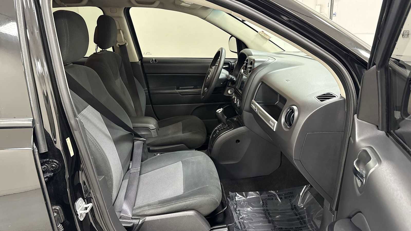 Thumbnail: 2016 Jeep Compass - 27