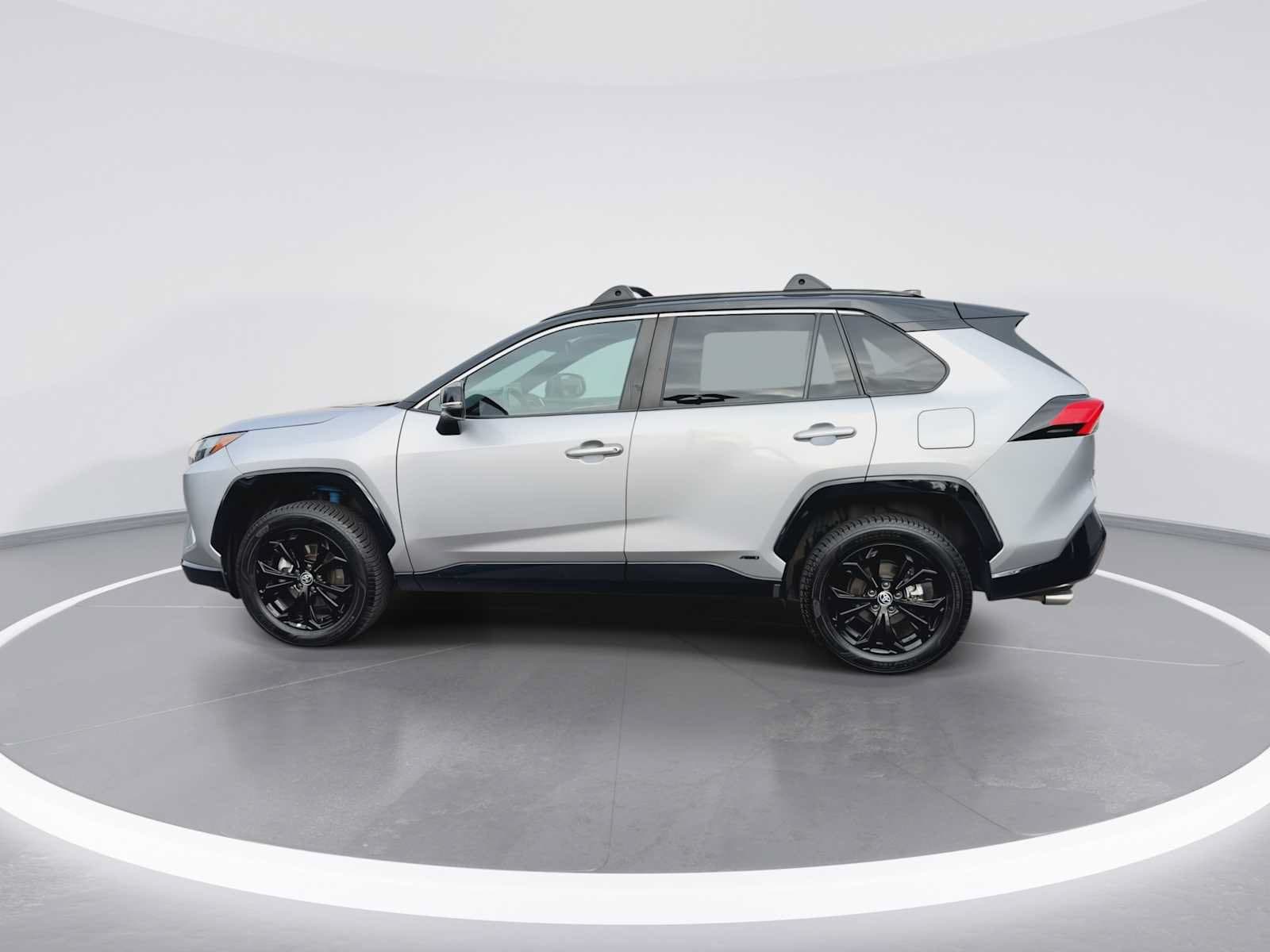 Thumbnail: 2022 Toyota RAV4 - 5