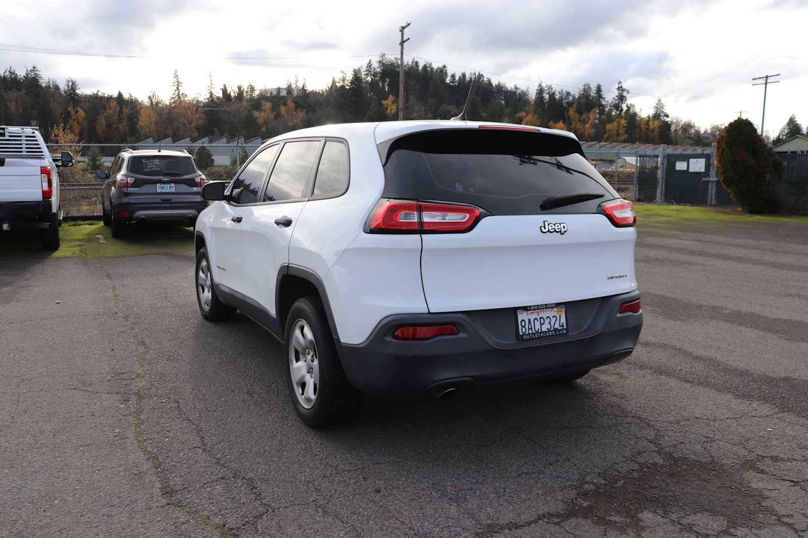 Thumbnail: 2017 Jeep Cherokee - 7