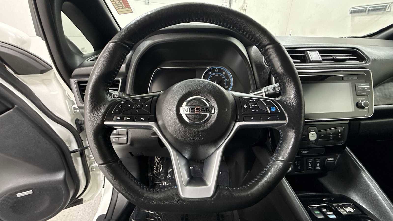 Thumbnail: 2018 Nissan Leaf - 16