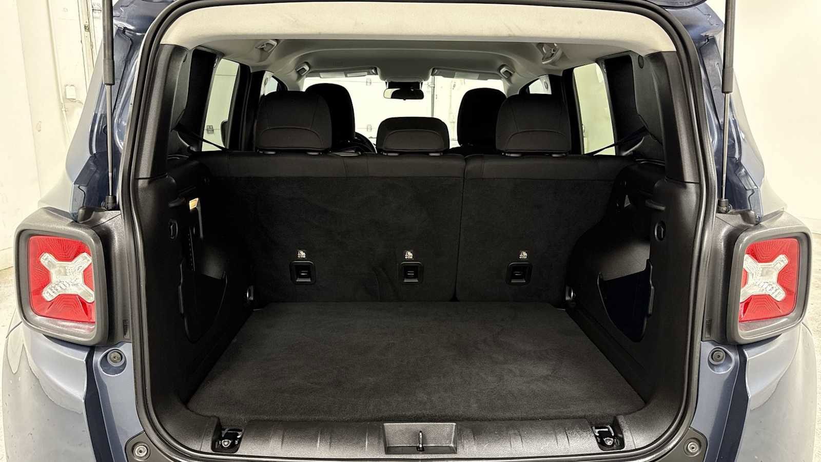 Thumbnail: 2022 Jeep Renegade - 27