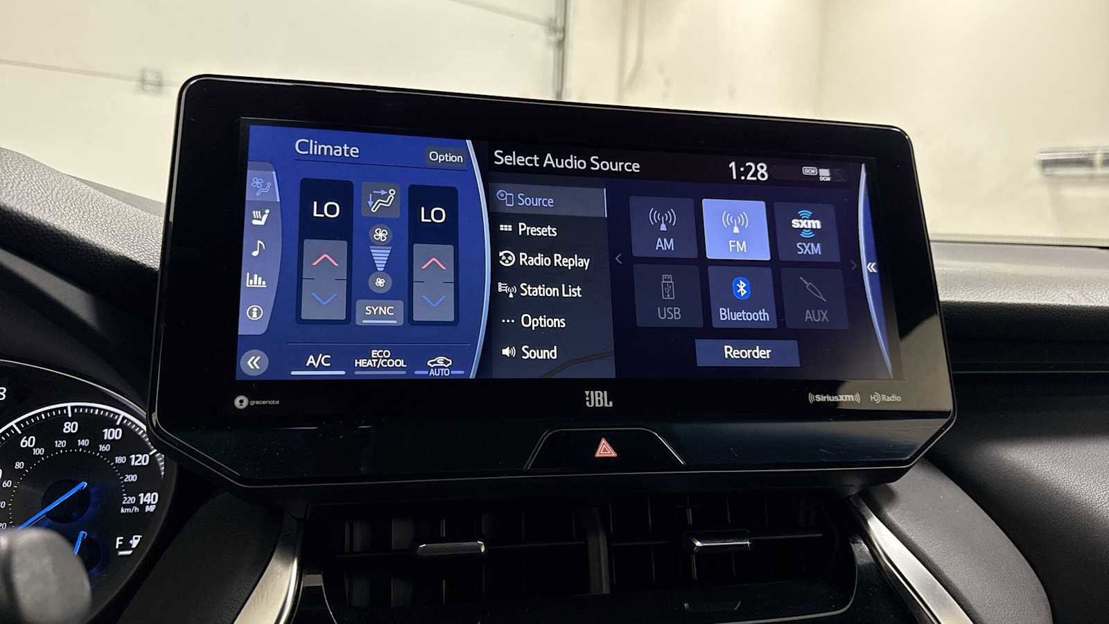 Thumbnail: 2022 Toyota Venza - 18