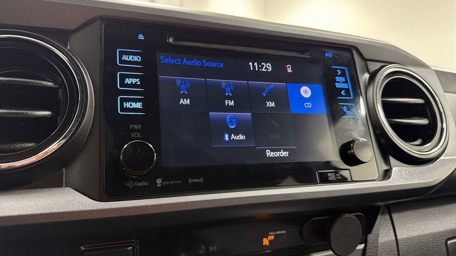 Thumbnail: 2018 Toyota Tacoma - 18