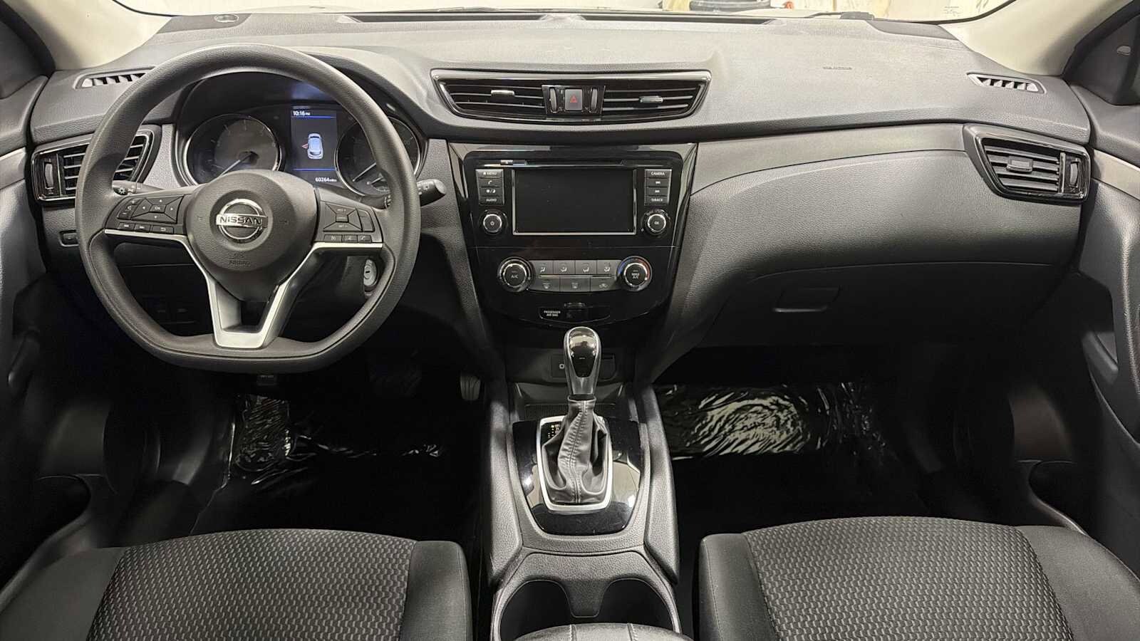 Thumbnail: 2022 Nissan Rogue Sport - 25