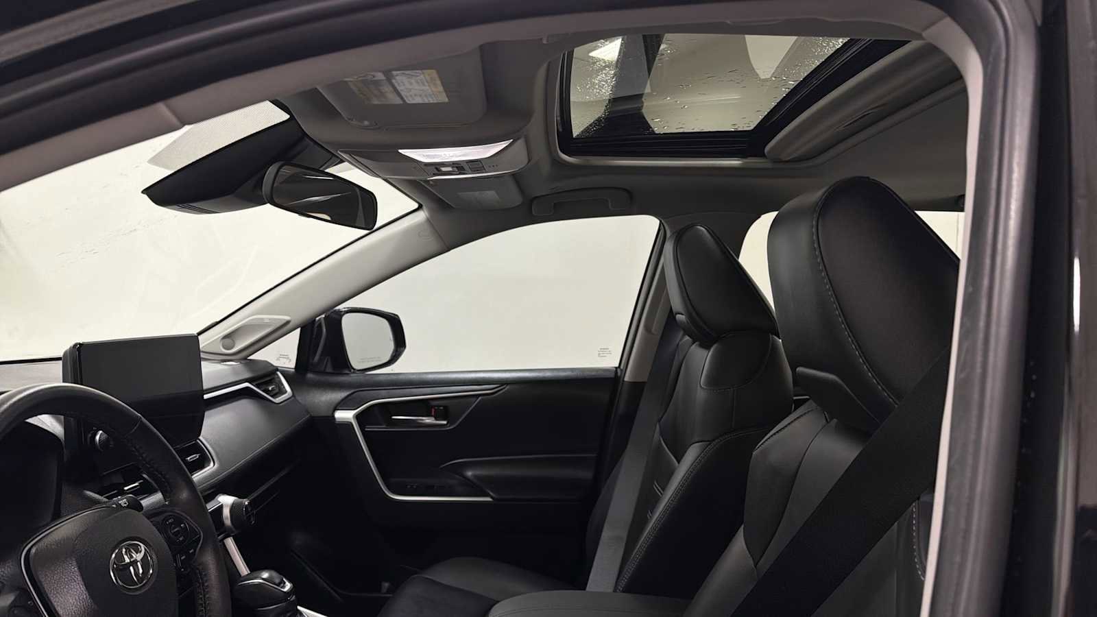 Thumbnail: 2024 Toyota RAV4 - 24