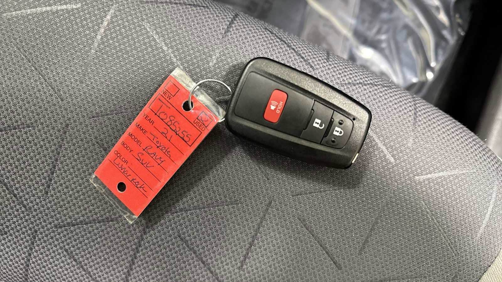 Thumbnail: 2021 Toyota RAV4 - 30