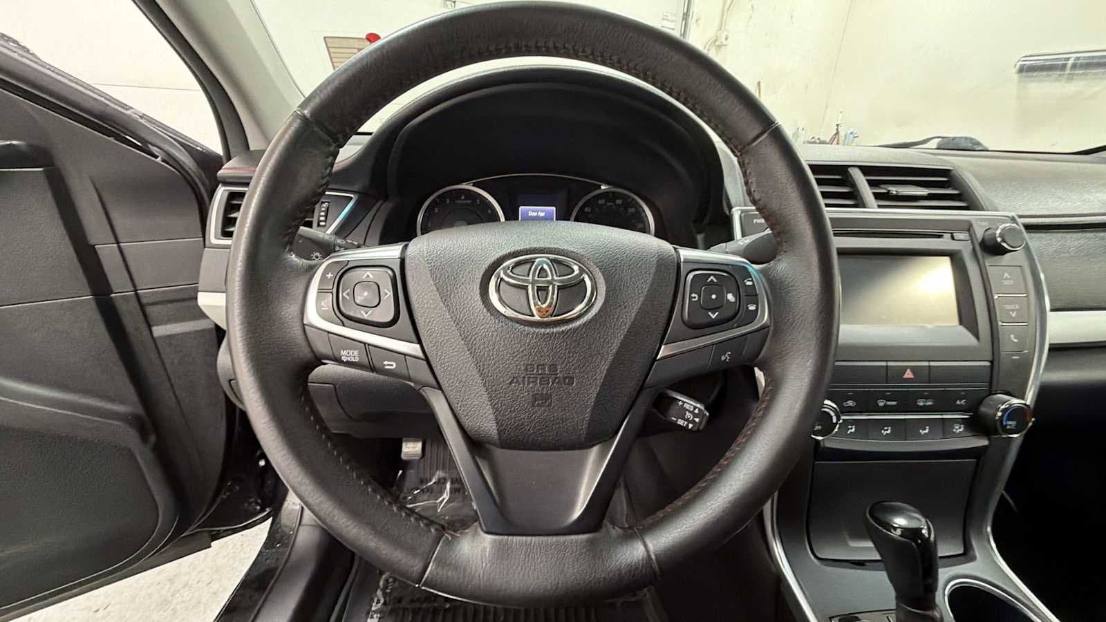 Thumbnail: 2017 Toyota Camry - 16