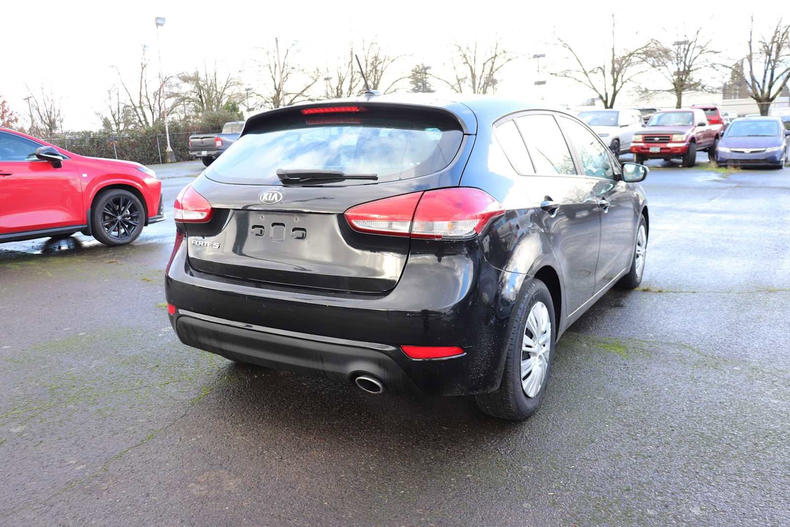 Thumbnail: 2017 Kia Forte - 5