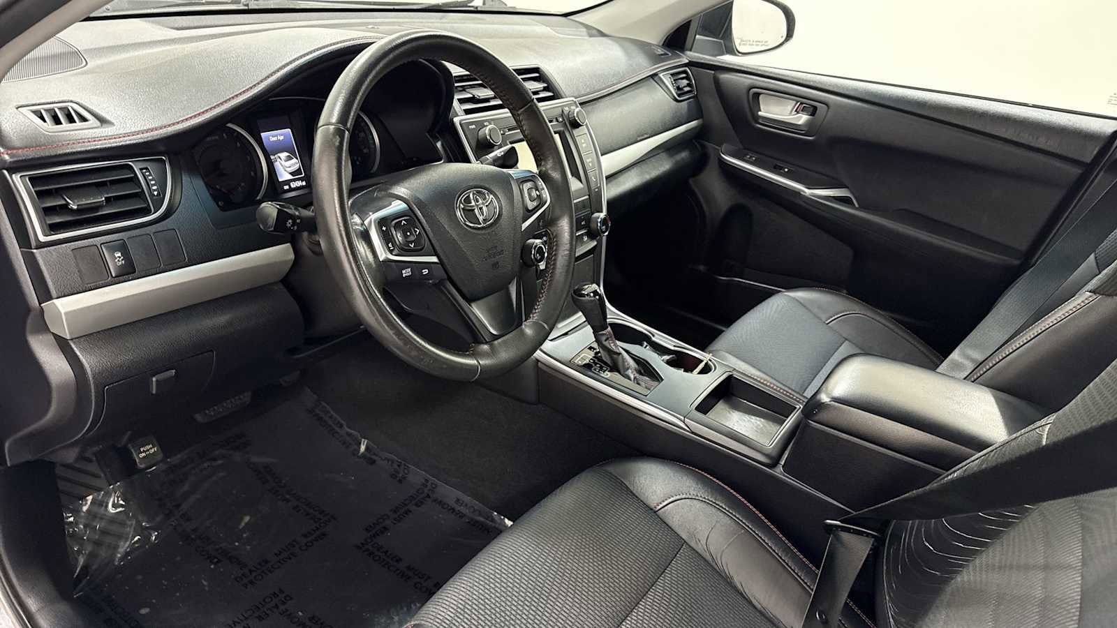 Thumbnail: 2017 Toyota Camry - 12