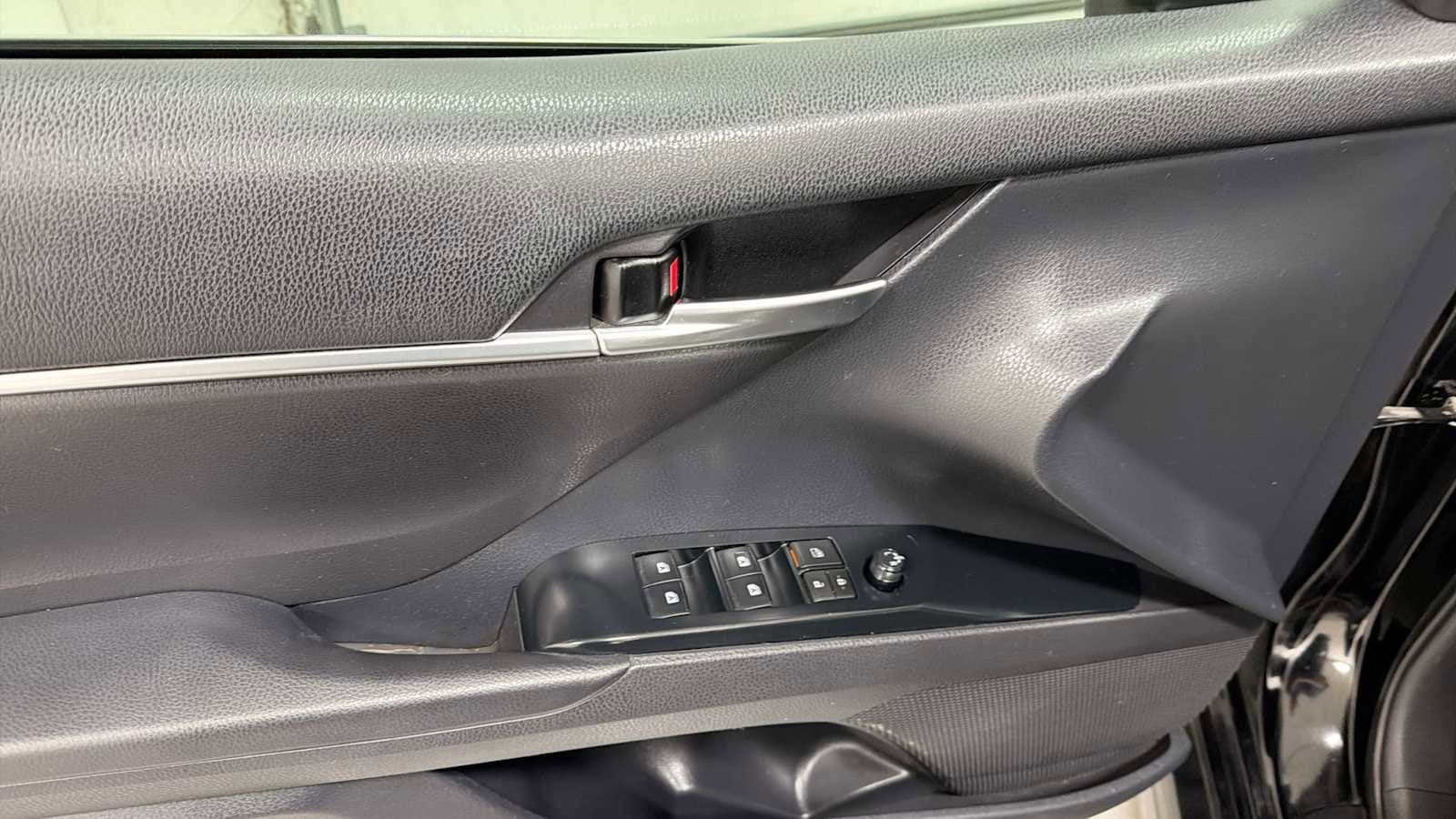 Thumbnail: 2019 Toyota Camry - 15
