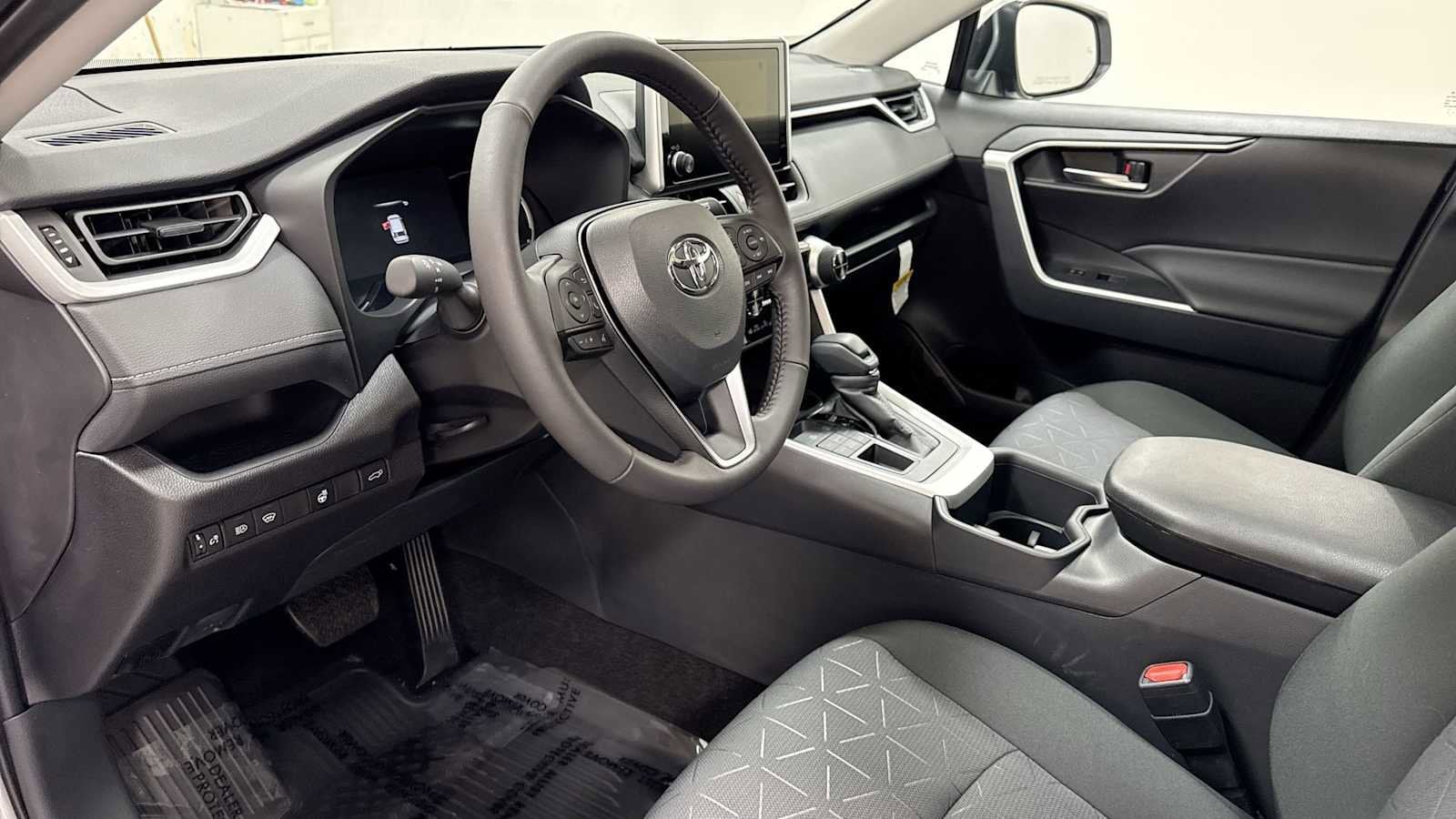 Thumbnail: 2025 Toyota RAV4 - 12