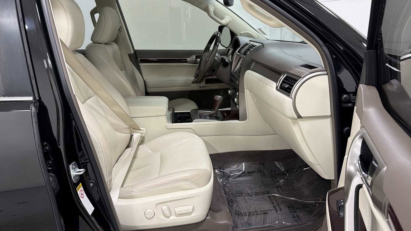 Thumbnail: 2019 Lexus GX - 31