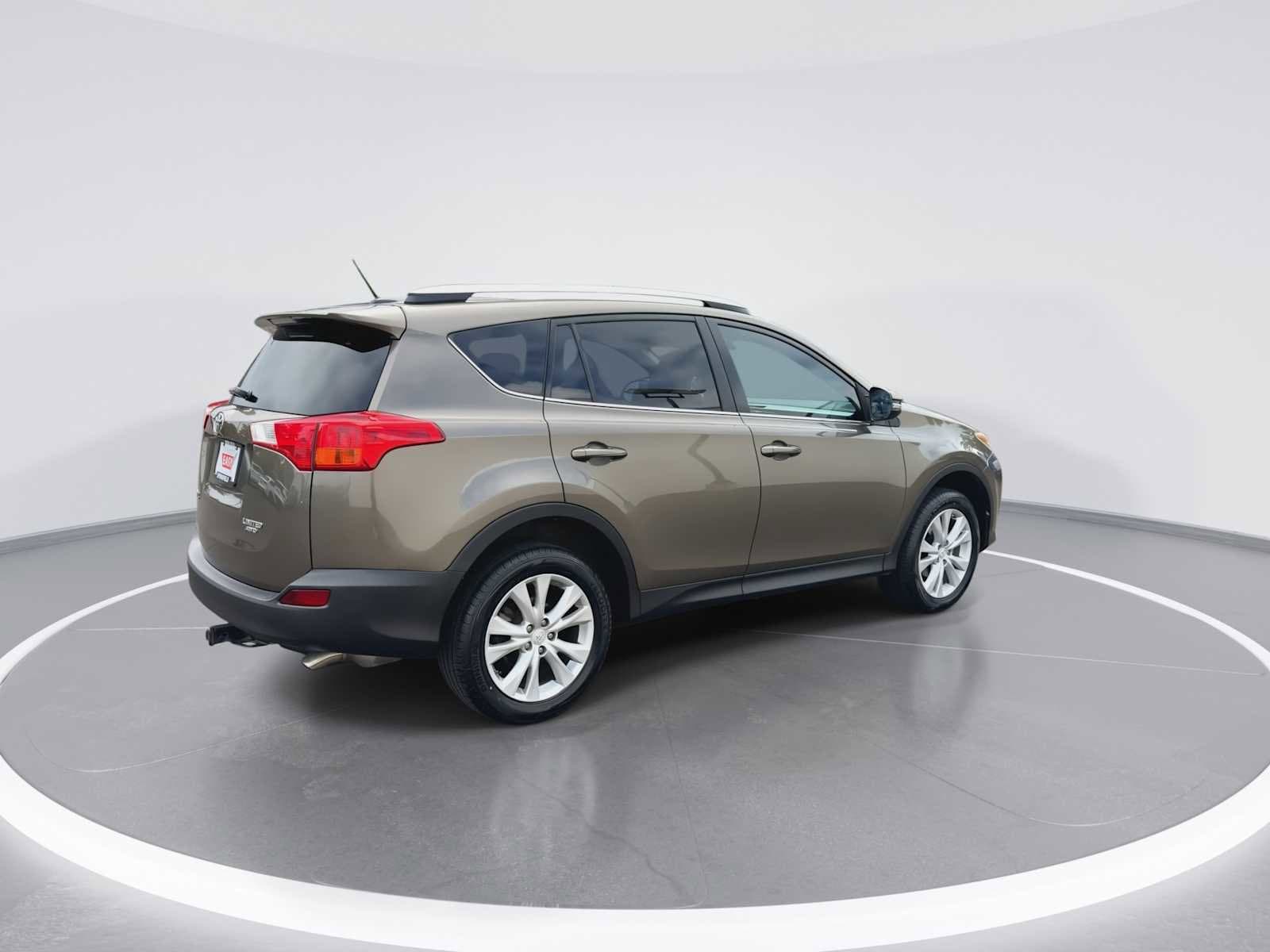 Thumbnail: 2014 Toyota RAV4 - 7