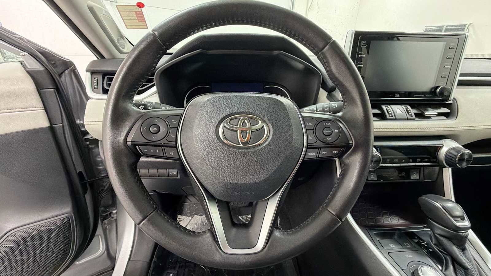 Thumbnail: 2021 Toyota RAV4 - 16