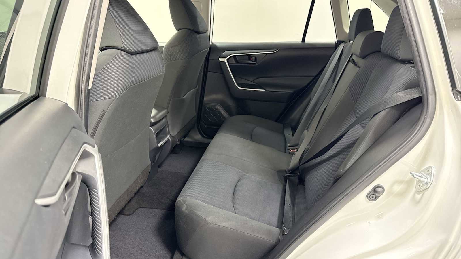 Thumbnail: 2019 Toyota RAV4 - 23