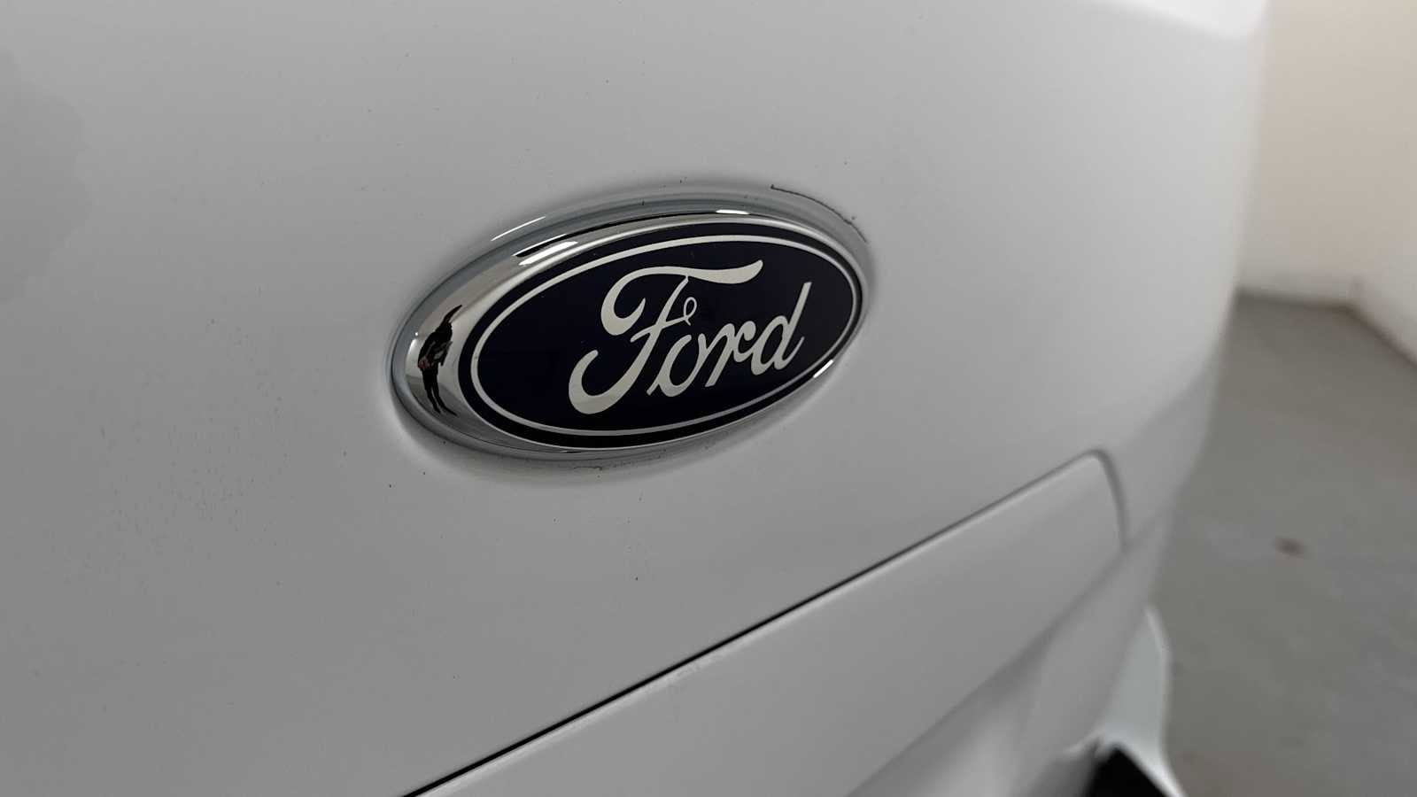 Thumbnail: 2015 Ford Transit Series - 28